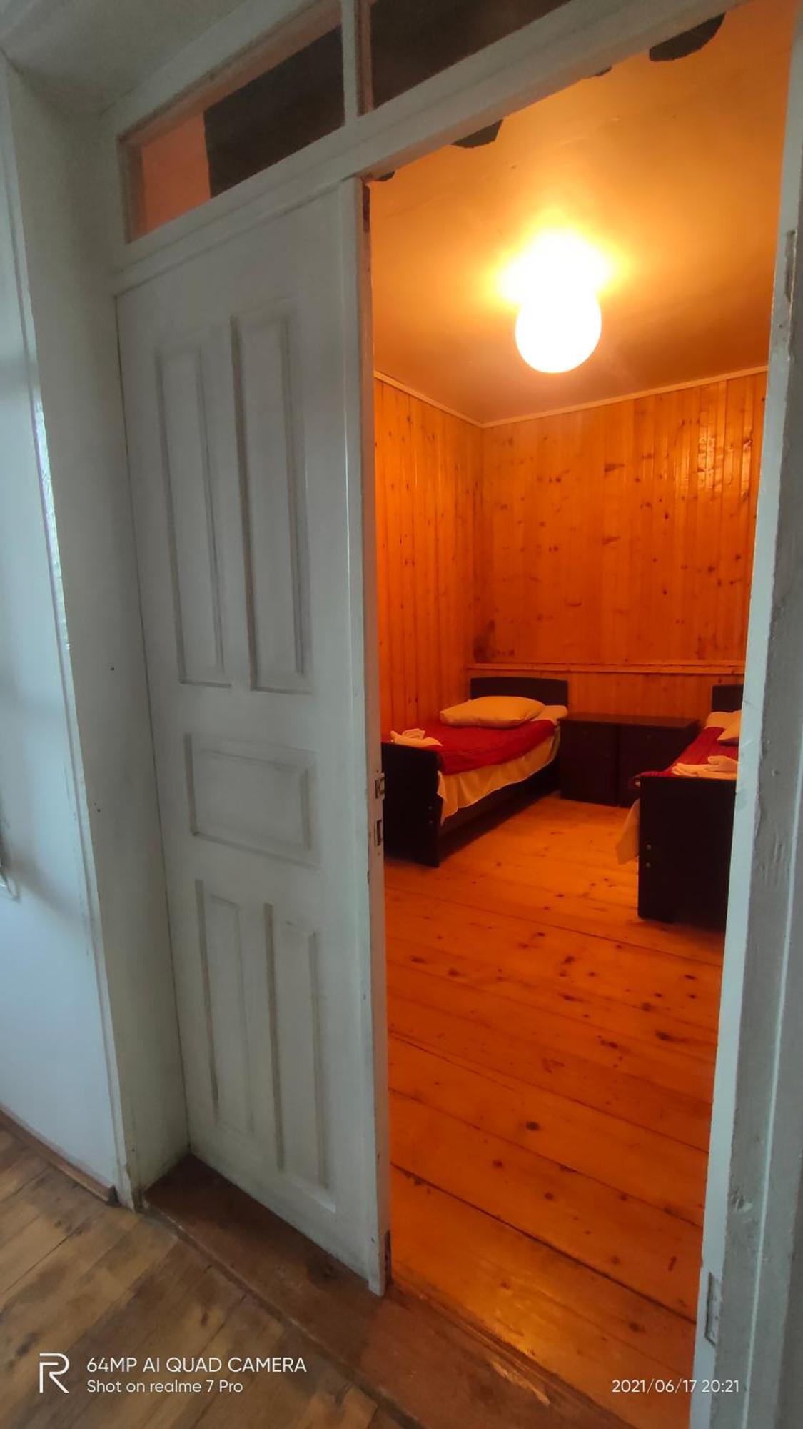 Shaulini Hotel Kashveti Værelse billede