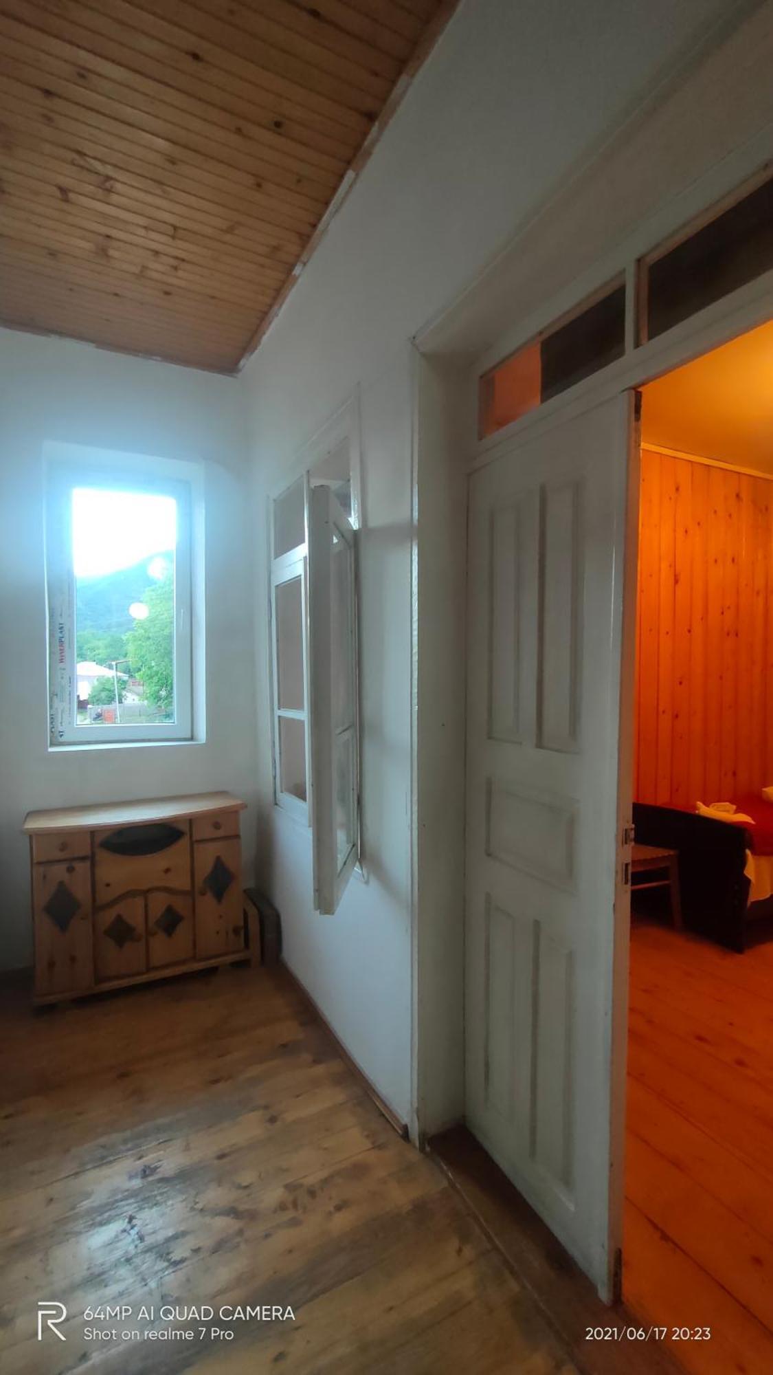 Shaulini Hotel Kashveti Værelse billede